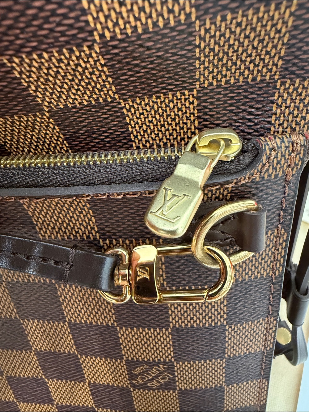 Louis Vuitton Damier Ebene Canvas Neverfull Tote with Zip Pochette in Brown MM - Picture 13 of 16